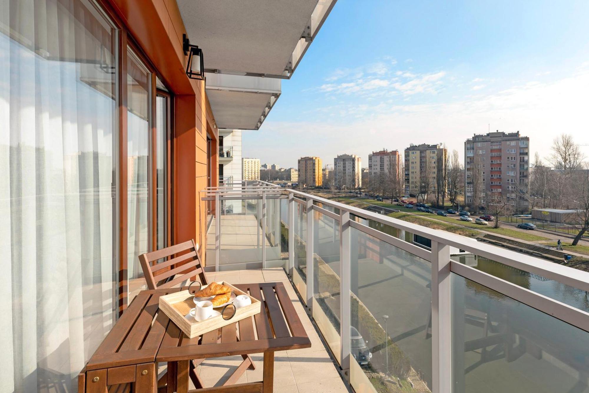 Downtown Apartments Aura - Riverside & Parking Гданьск Экстерьер фото