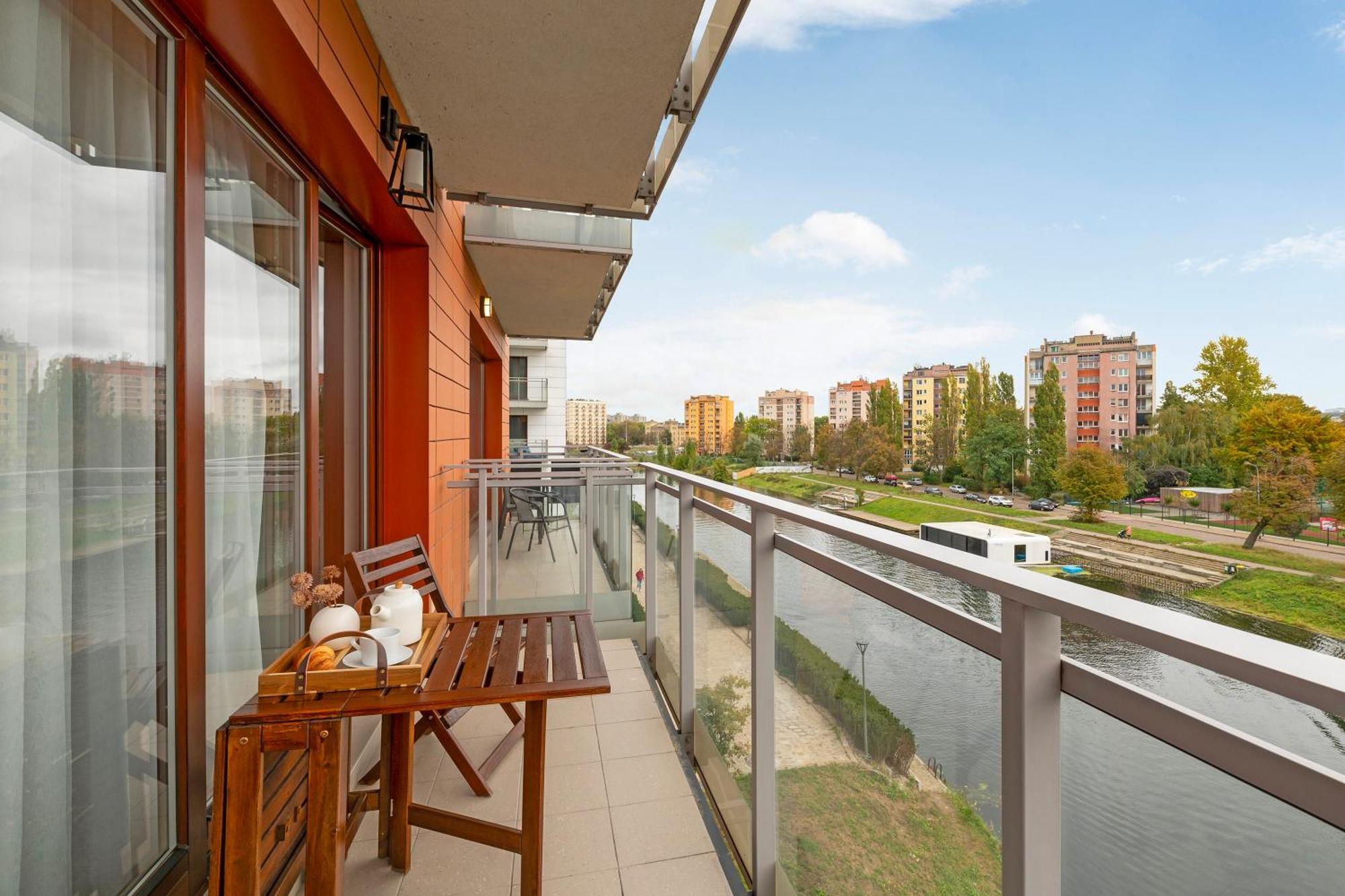 Downtown Apartments Aura - Riverside & Parking Гданьск Номер фото